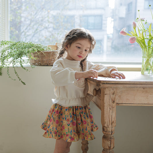 SWEAT-SHIRT AVEC PATCH EN DENTELLE - CRÈME