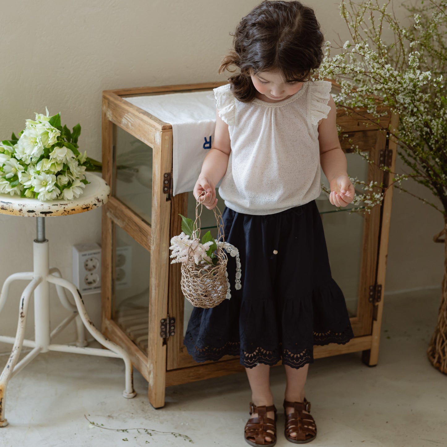 Lace Hem Flared A-Line Culotte Pants – Ivory / Navy