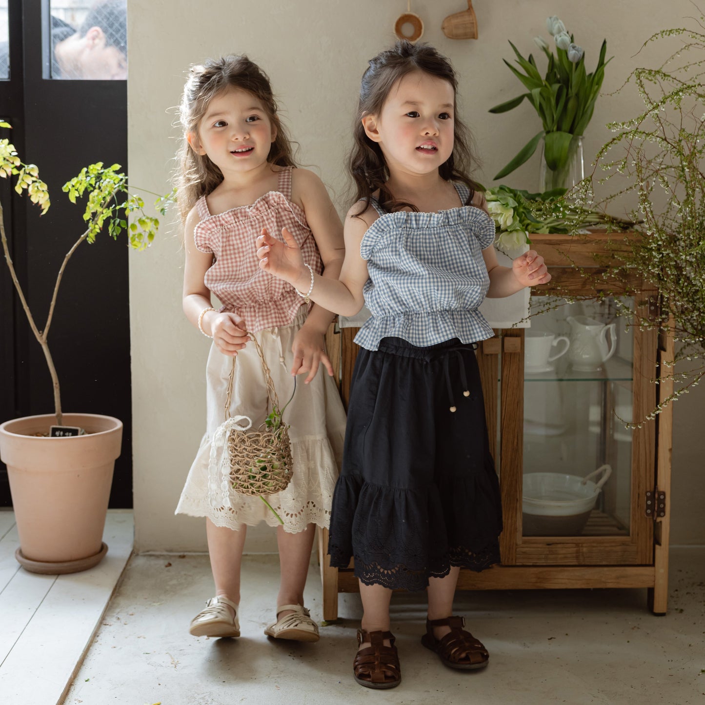 Lace Hem Flared A-Line Culotte Pants – Ivory / Navy
