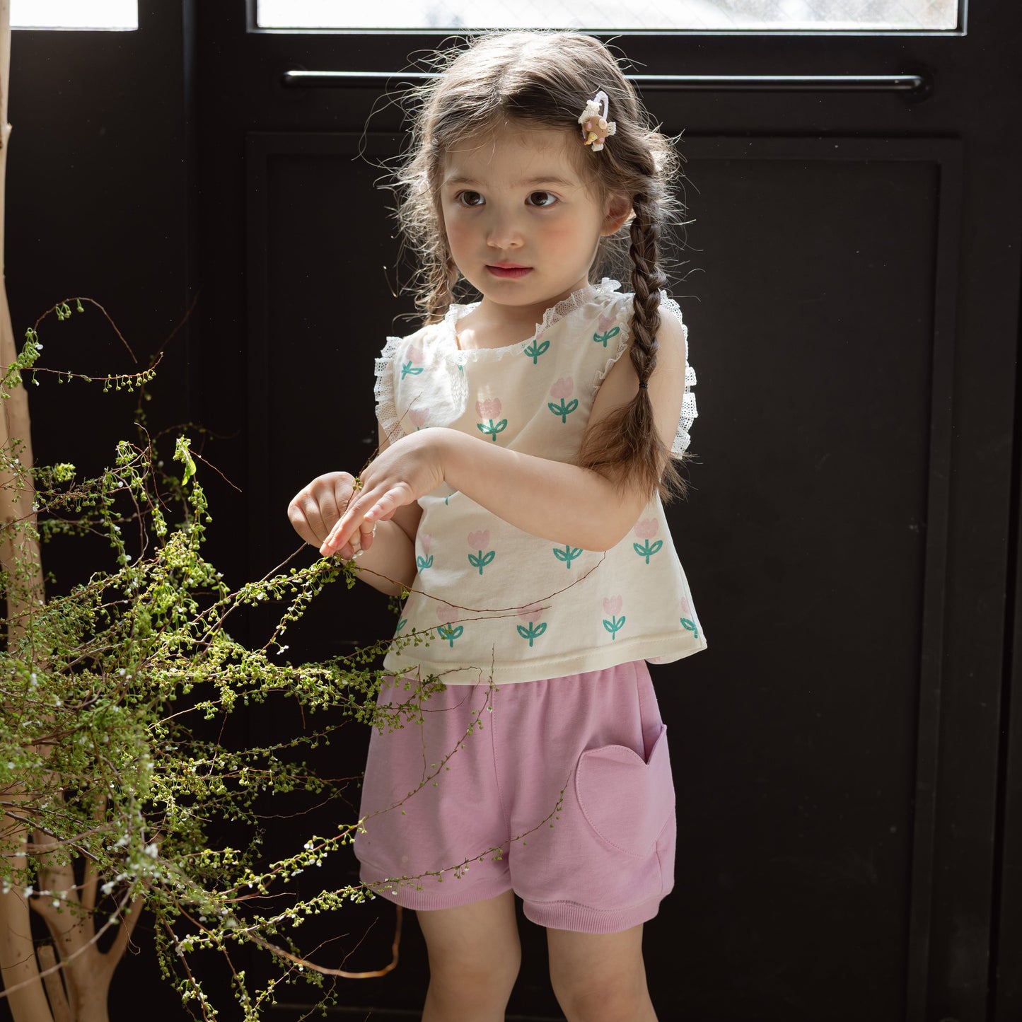 Tulip Sleeveless T-Shirt with Lace Trim (2 Colour)