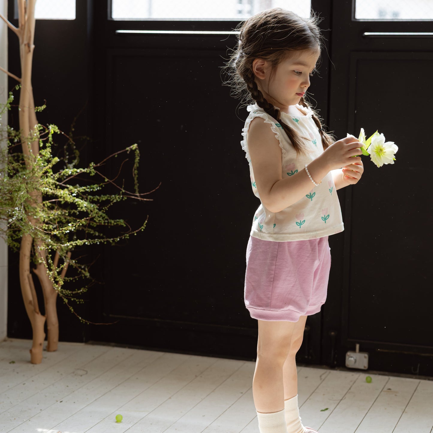 Tulip Sleeveless T-Shirt with Lace Trim (2 Colour)