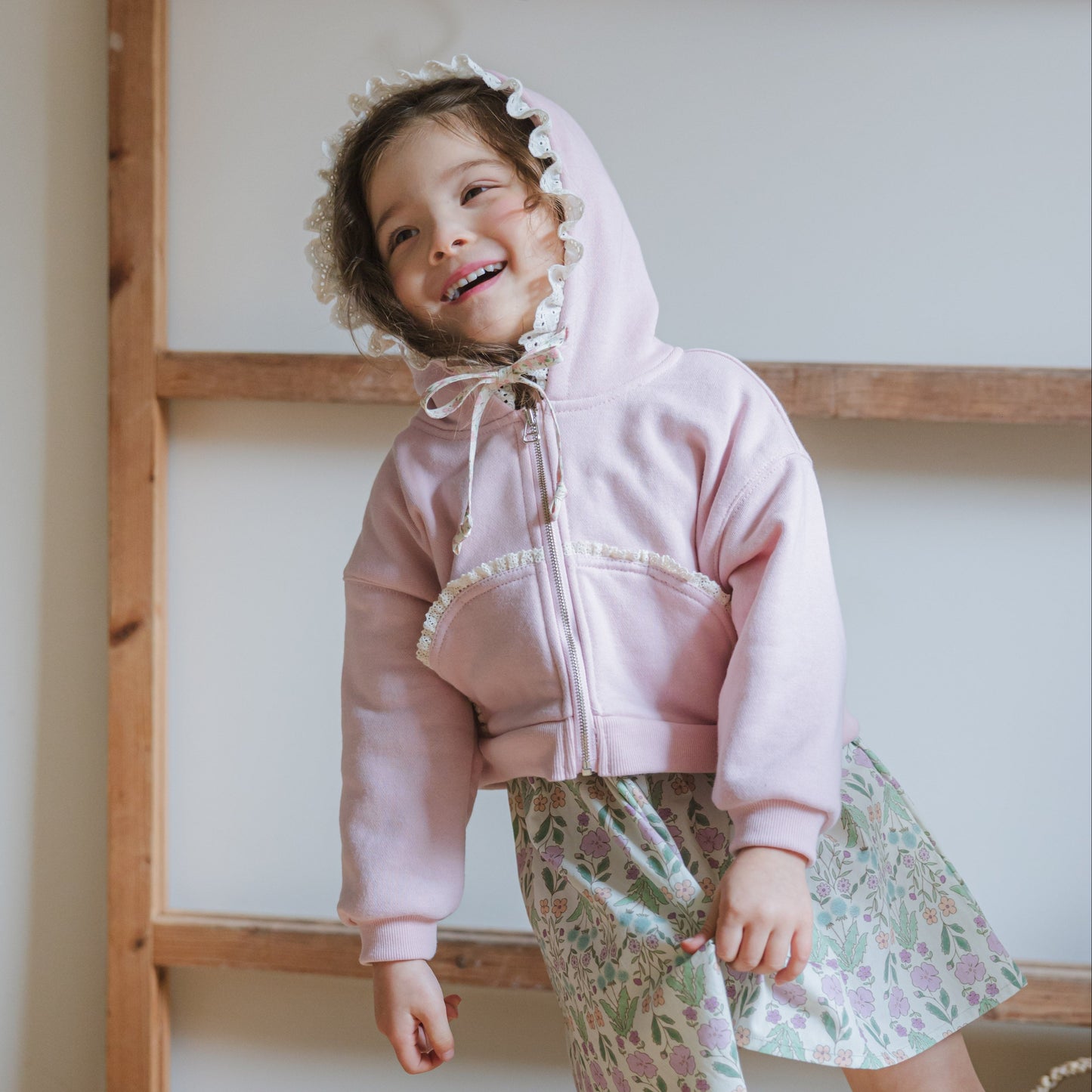 FLORAL LACE HOODIE - PINK