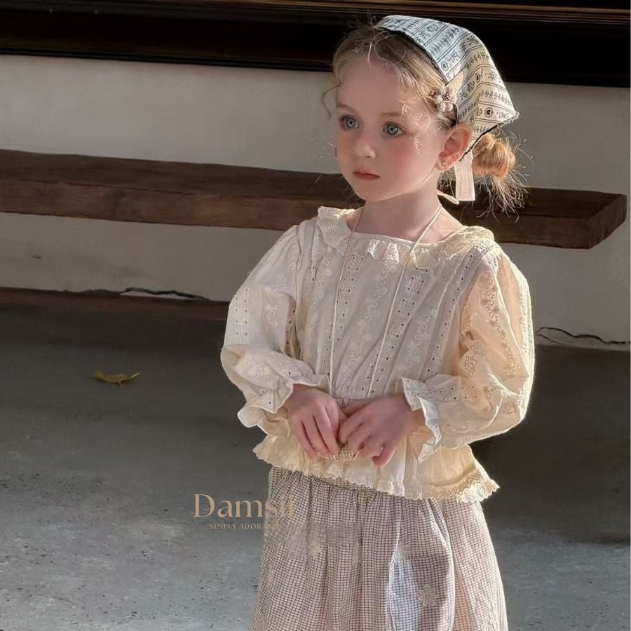 Lace Punching Blouse