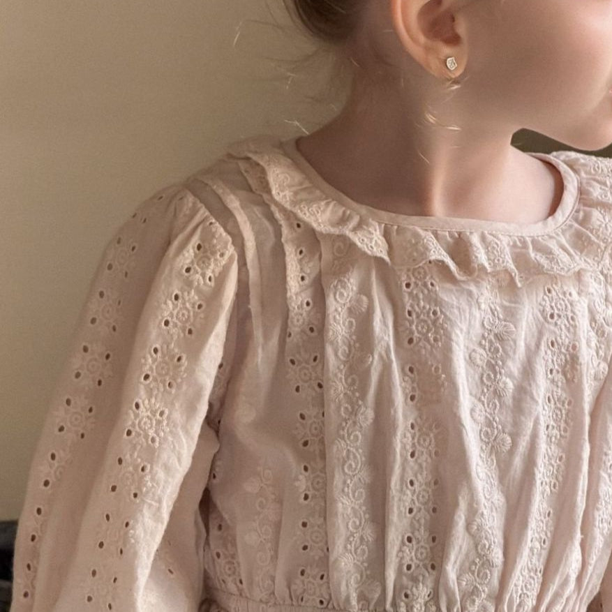 Lace Punching Blouse