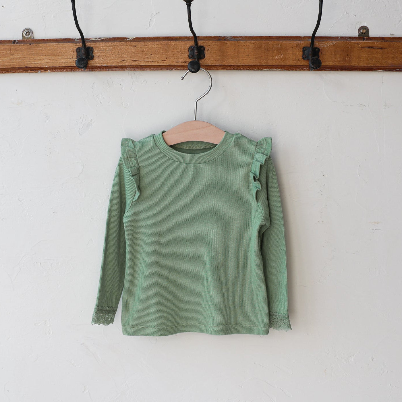 RUFFLE SLEEVE TOP - GREEN