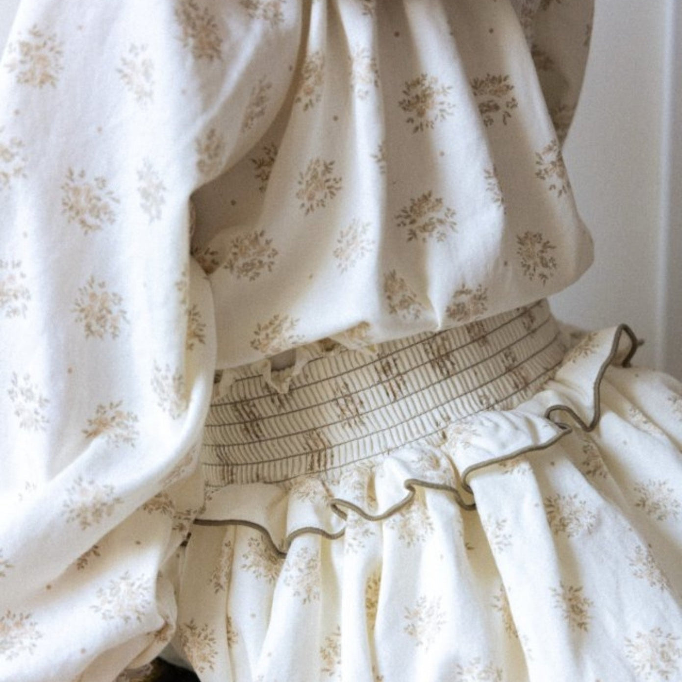 Floral Ruffle Collar Kids Set - BEIGE