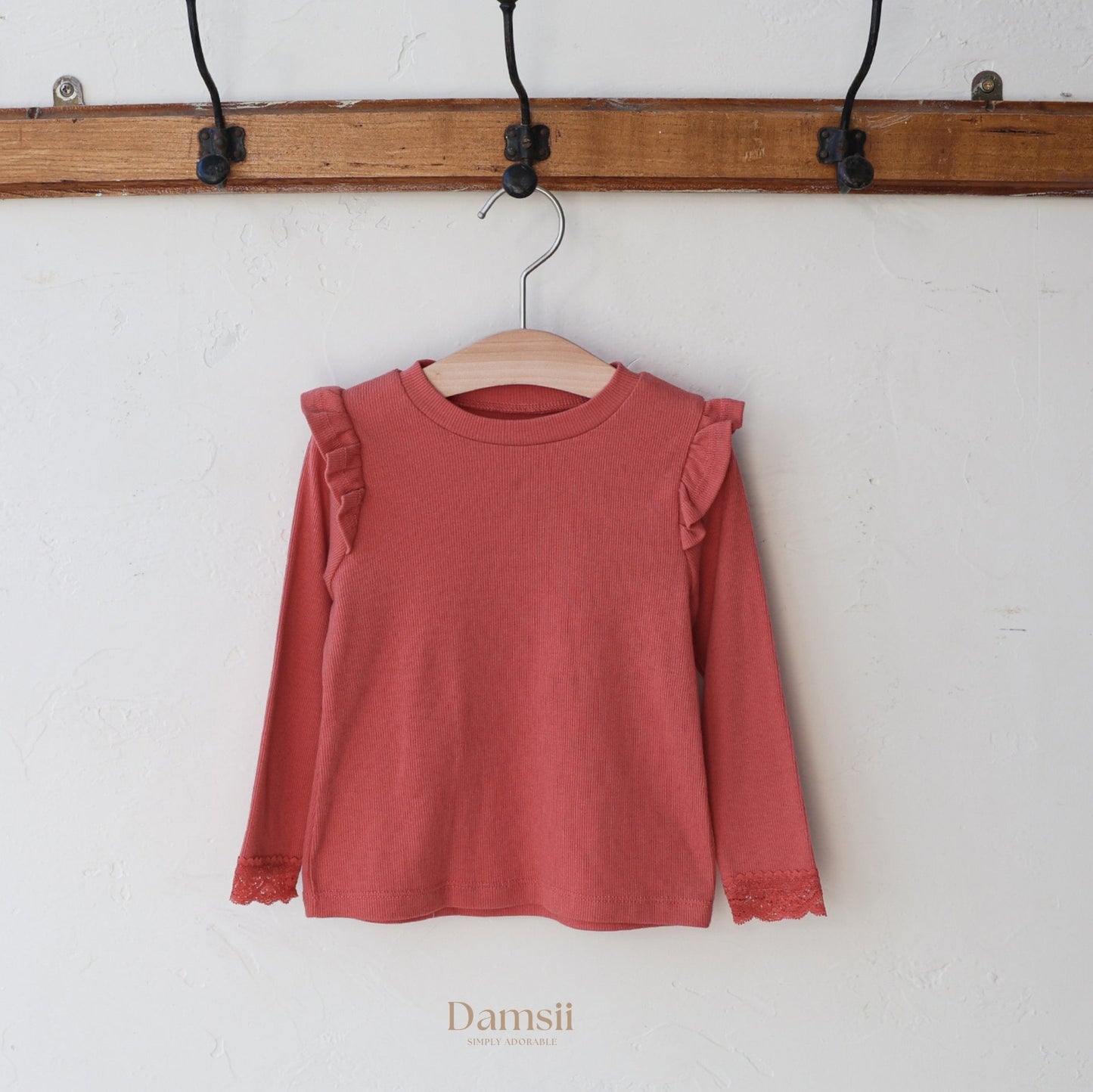 RUFFLE SLEEVE TOP - RED