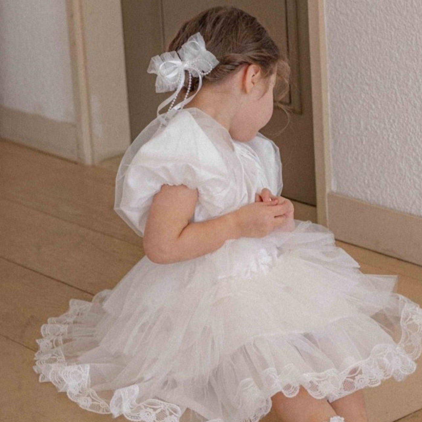 Girls Pearl Bow Hair Clip