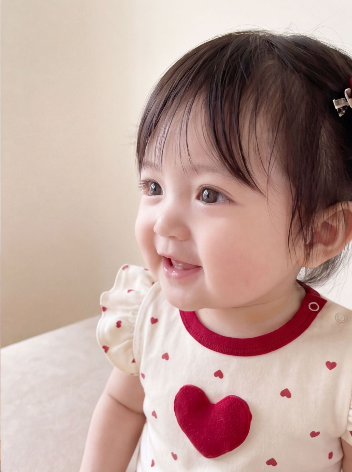 BABY SHORT SLEEVE HEART ROMPER