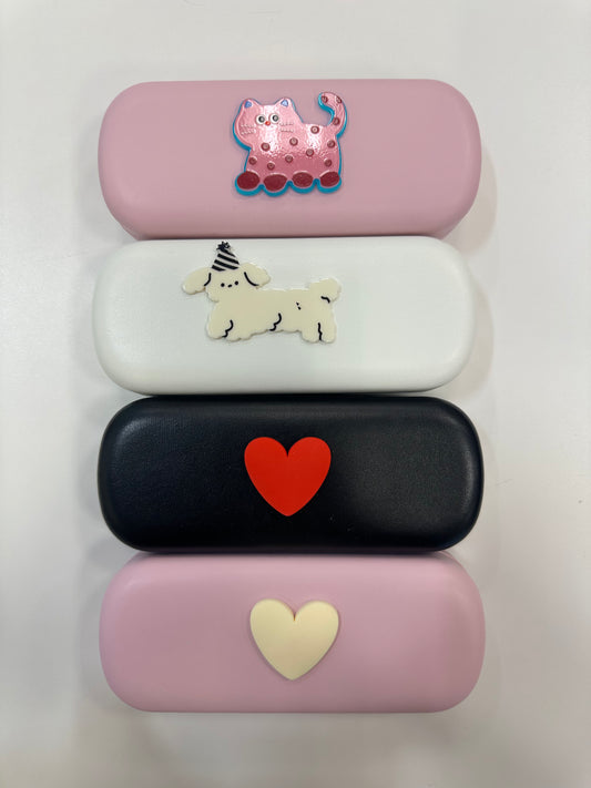 KIDS FASHION SUNGLASSES & CASE SET