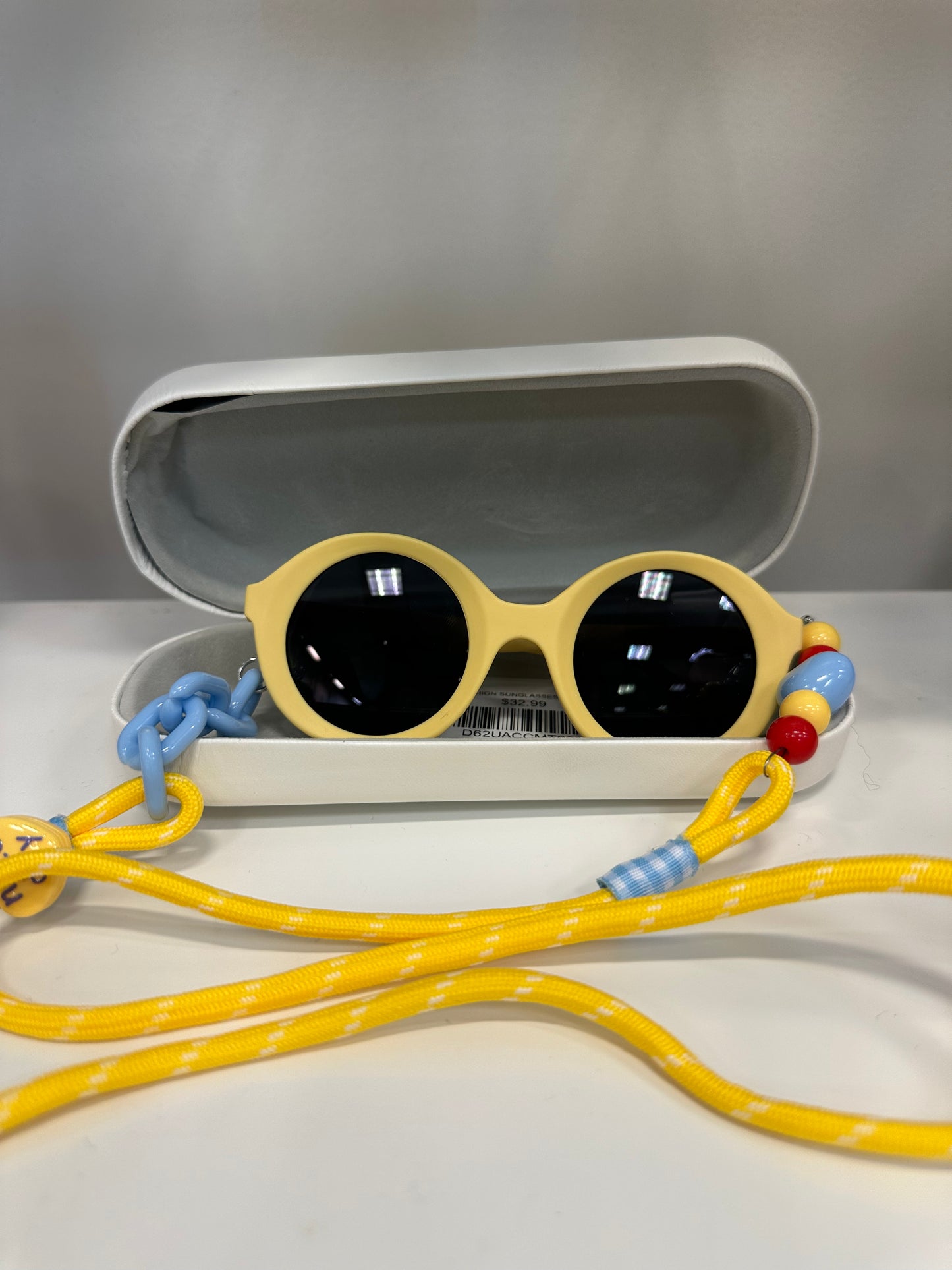KIDS FASHION SUNGLASSES & CASE SET