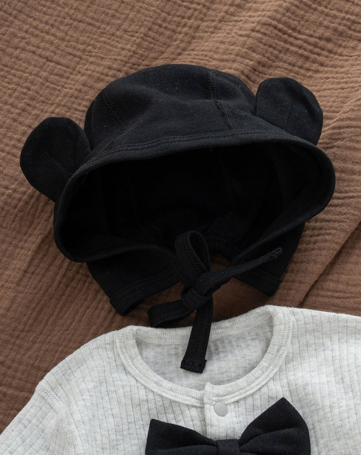 BABY LONGSLEEVE ONESIE WITH BOWTIE