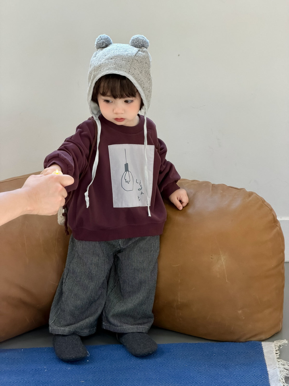 BURGUNDY LIGHT CREWNECK