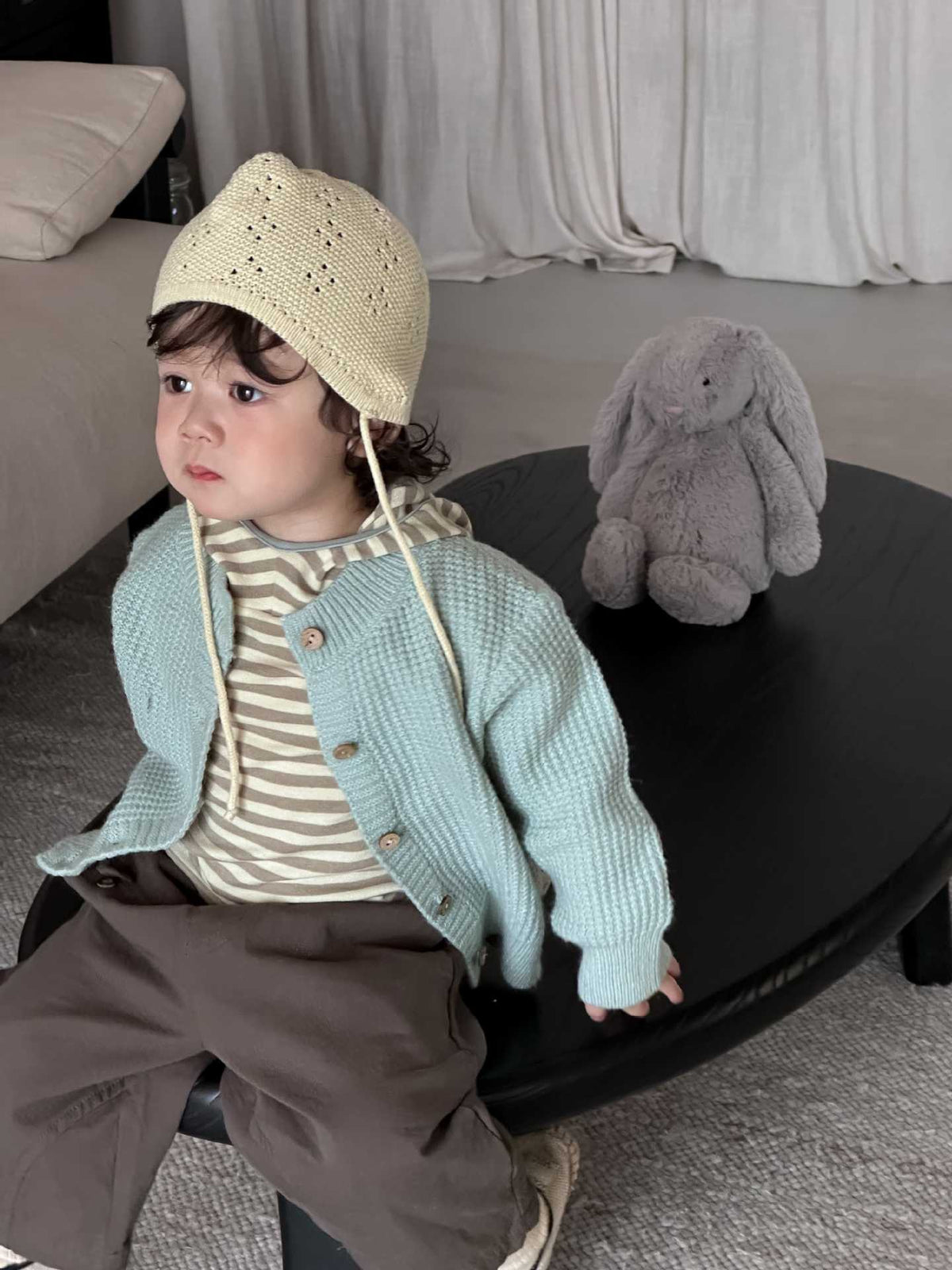WOOD BUTTON KNIT CARDIGAN