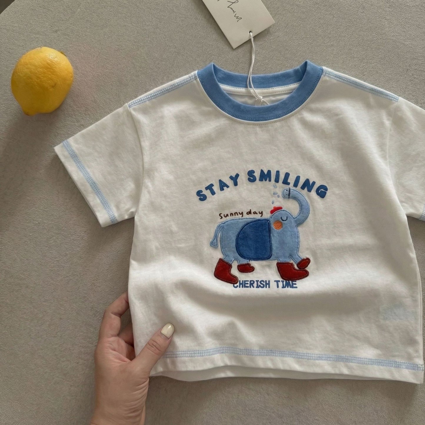 STAY SMILING T-SHIRT